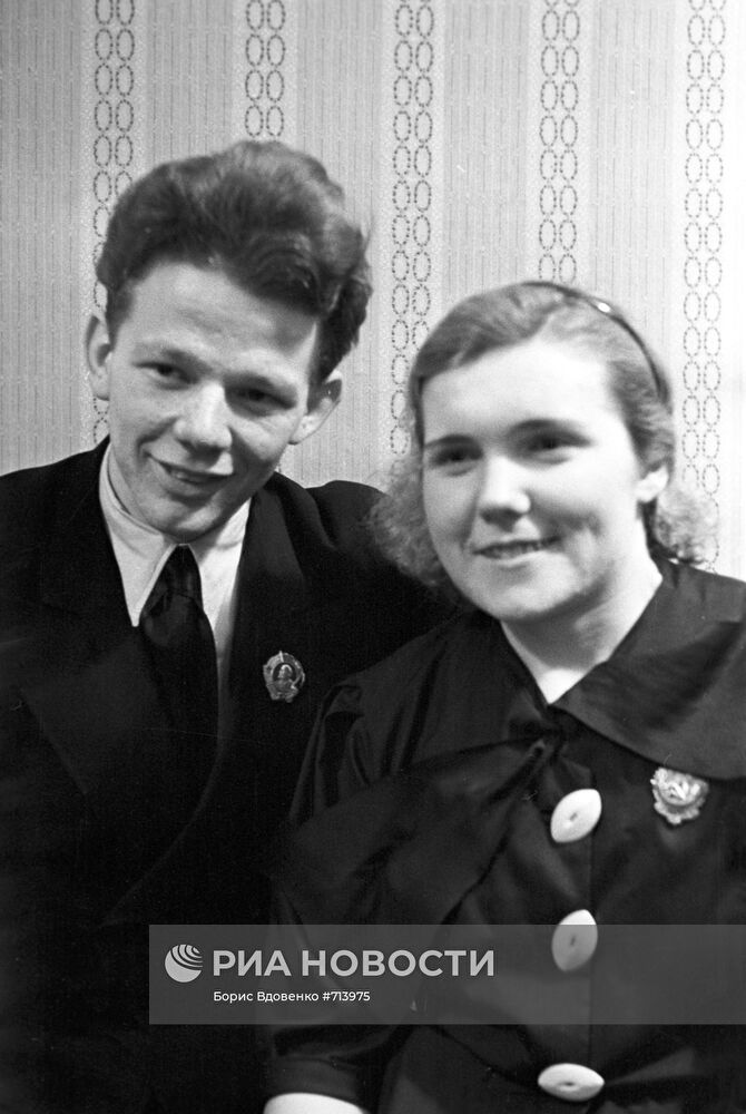 Делегаты X съезда ВЛКСМ Софья Киеня и Николай Краевский