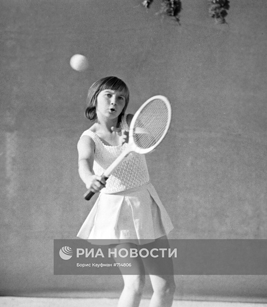Теннисистка Наташа Чудакова