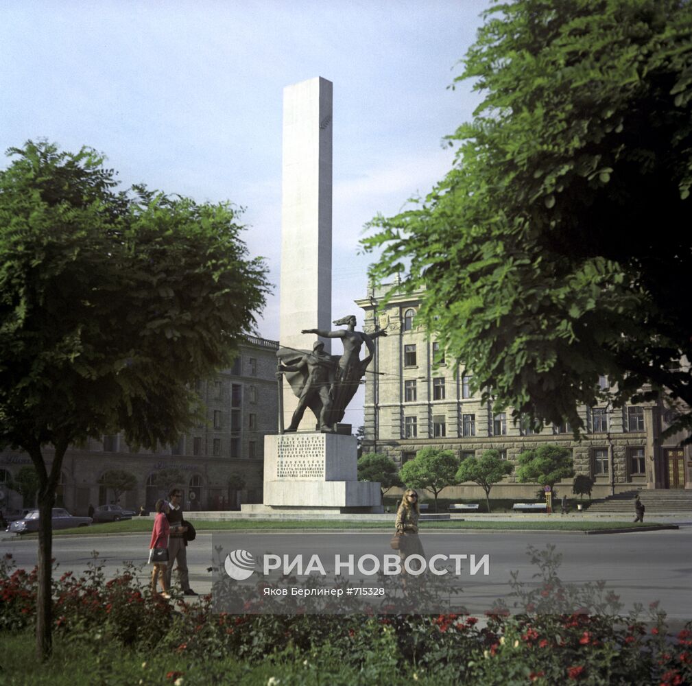 Памятник в честь освобождения Молдавии