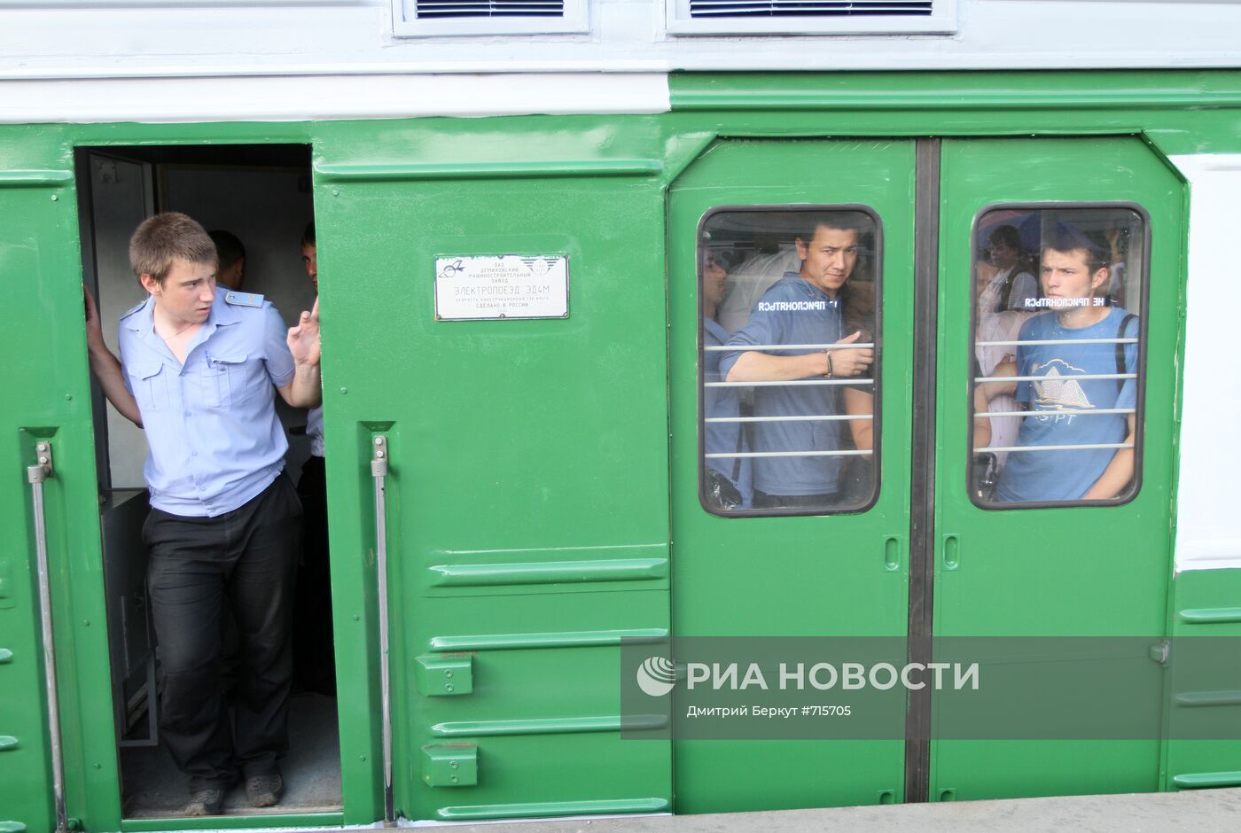 Электропоезд на платформе Курского вокзала