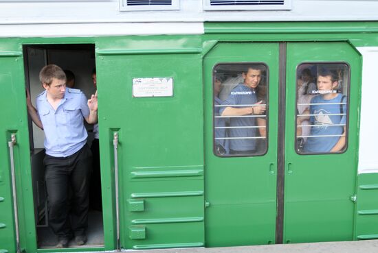 Электропоезд на платформе Курского вокзала