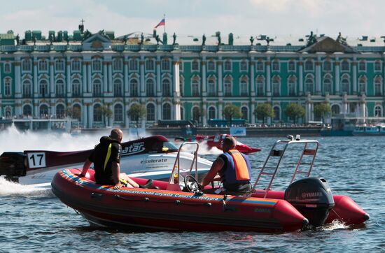 В Петербурге начались состязания в классе "Формула 1" на воде