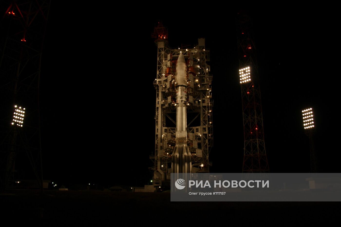 Запуск российской ракеты-носителя "Протон-М"
