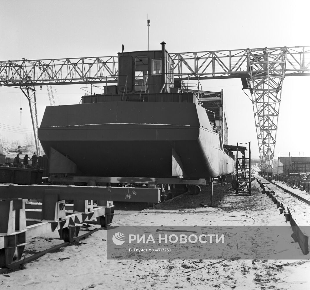 Сухогрузные баржи