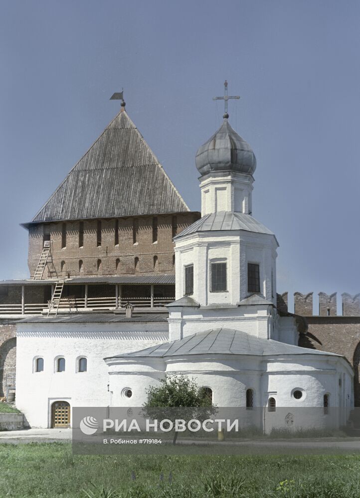 Церковь Покрова в Новгородском кремле