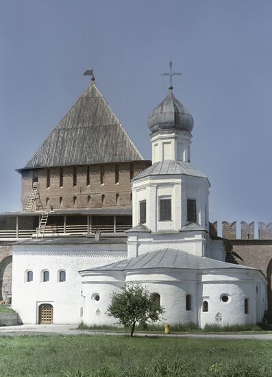 Церковь Покрова в Новгородском кремле