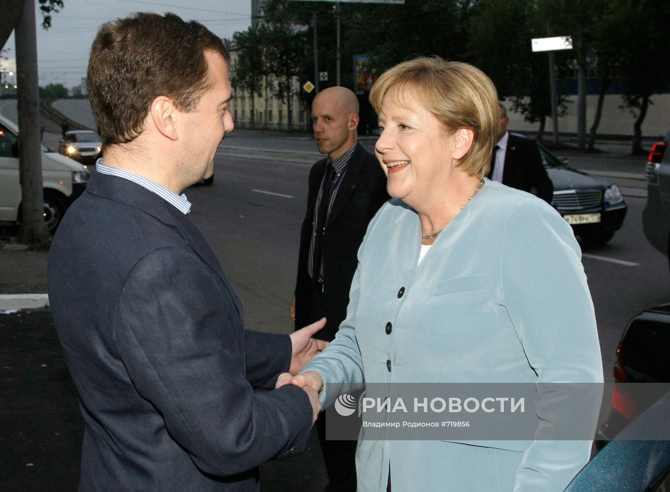 Д.Медведев и А.Меркель прибыли в Екатеринбург для переговоров
