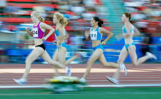 Соревнования в беге на 5000 м среди женщин