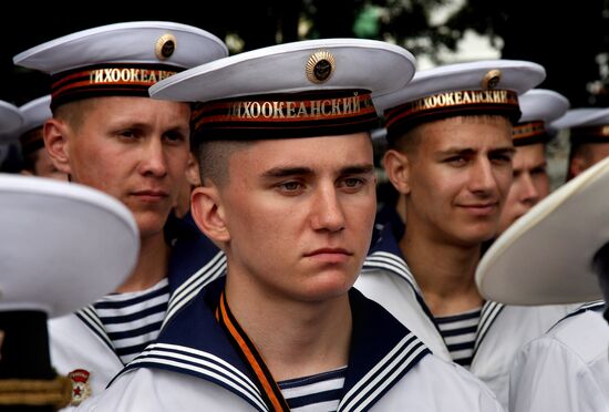 Встреча отряда кораблей ТОФ в порту Владивостока