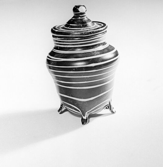 Стеклянный сосуд сирийского происхождения