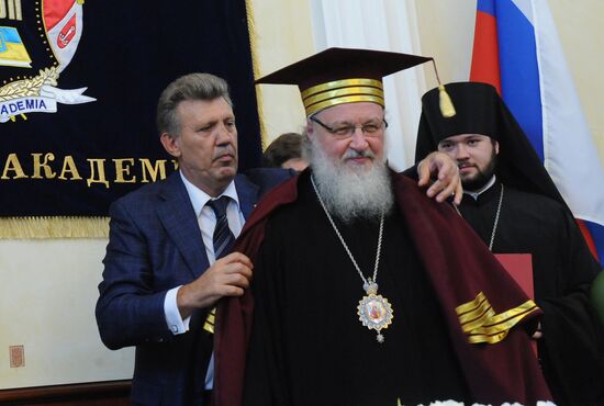 Патриарх Кирилл стал почетным доктором юридической академии