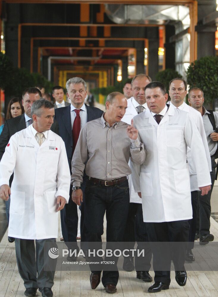 В. Путин посетил ОАО "Челябинский трубопрокатный завод"