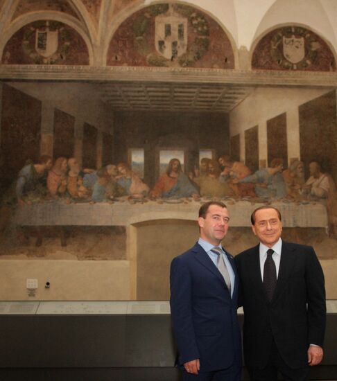 Прогулка Дмитрия Медведева и Сильвио Берлускони по Милану