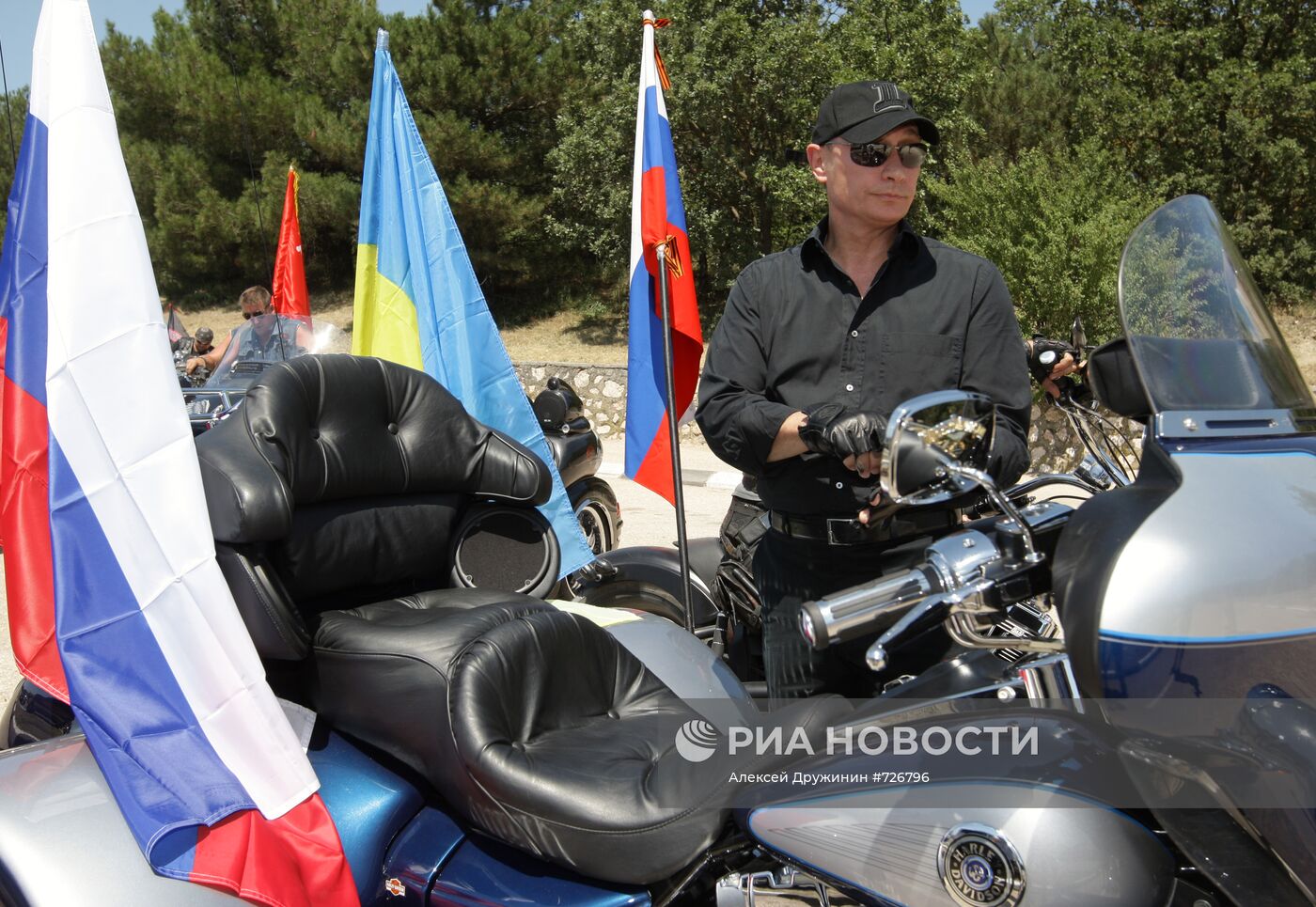 Владимир Путин на байк-шоу под Севастополем
