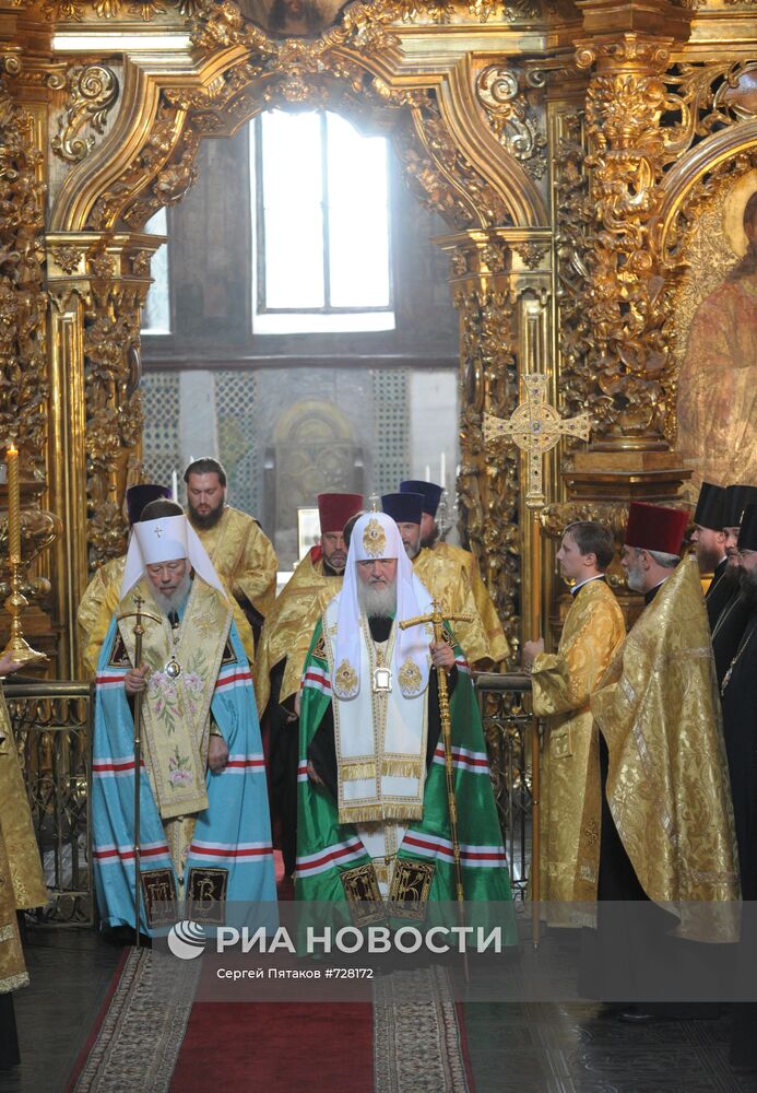 Патриарх Кирилли, митрополит Владимир в Софийском соборе