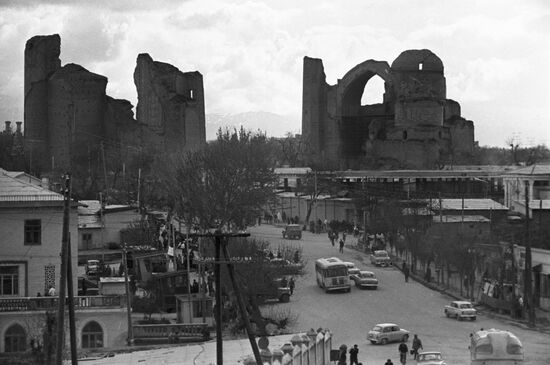 Развалины мечети Биби-Ханым