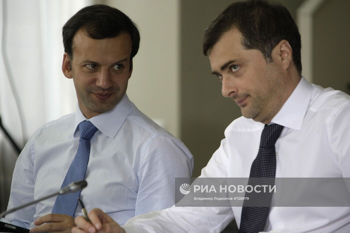 Аркадий Дворкович, Владислав Сурков