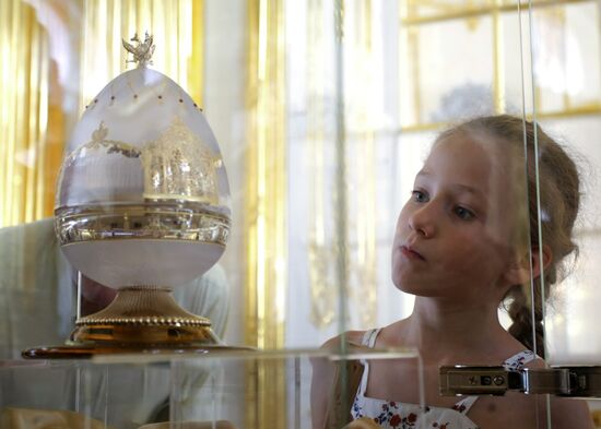 Хрустальное яйцо работы Тео Фаберже передано Царскому Селу