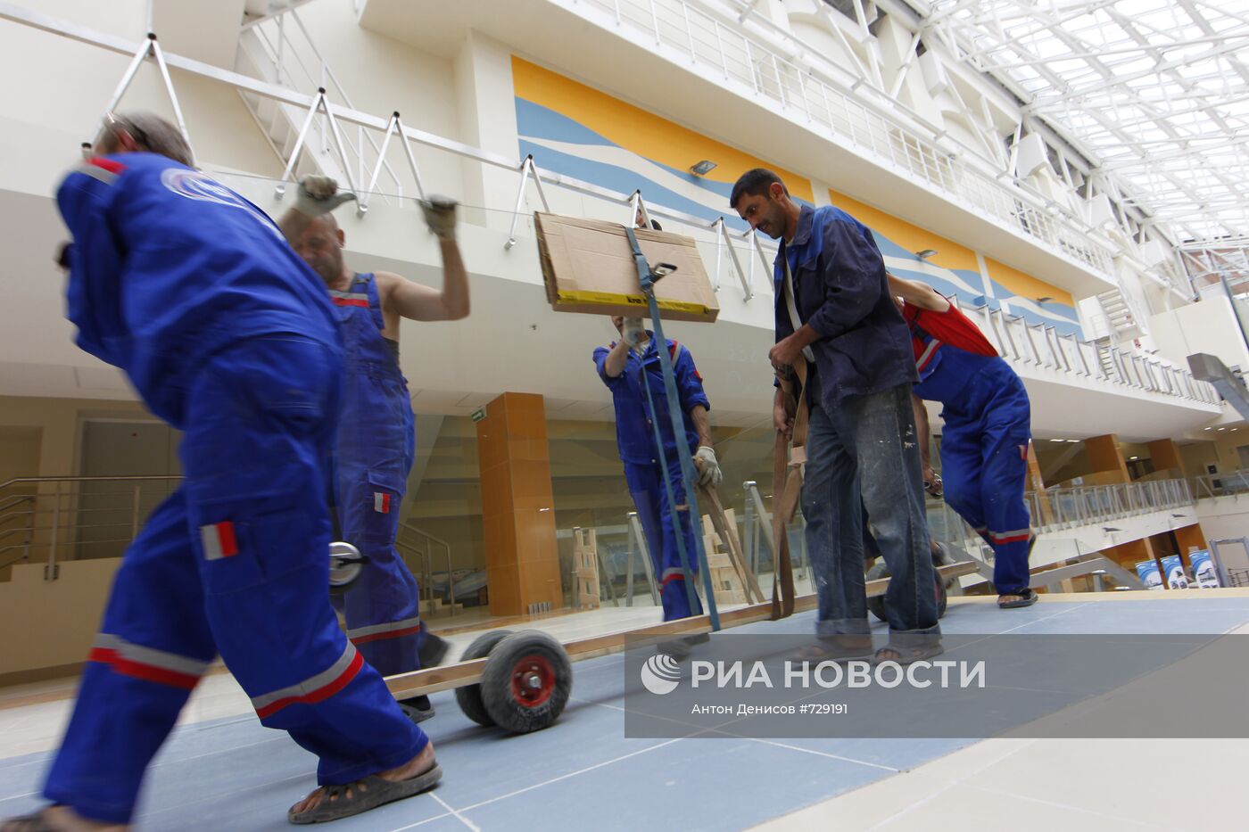 Подготовка к открытию спортивного комплекса "Янтарь" в Строгино