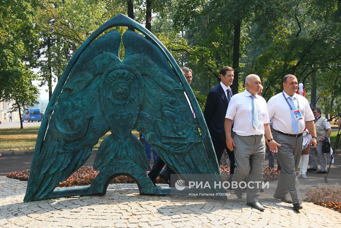 Александр Жуков и Юрий Лужков