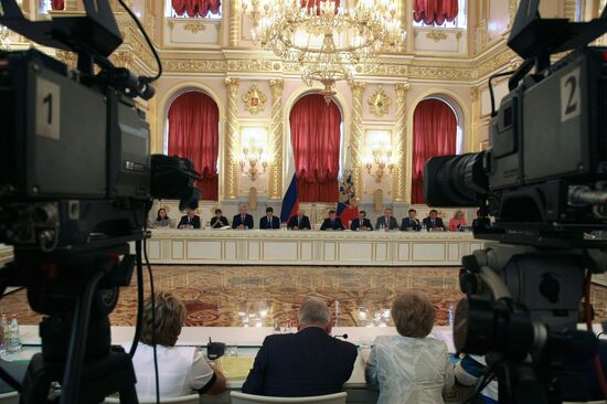 Дмитрий Медведев провел заседание по реализации нацпроектов