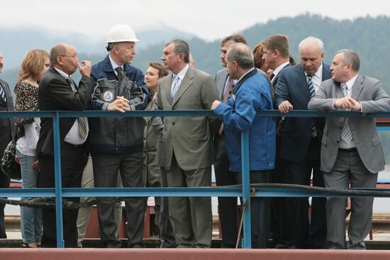 Рабочая поездка Игоря Сечина на Саяно-Шушенскую ГЭС