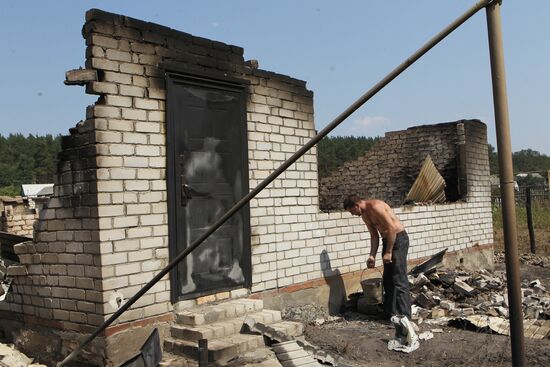 Сгоревший дом в селе Шуберское в 10 км от Воронежа
