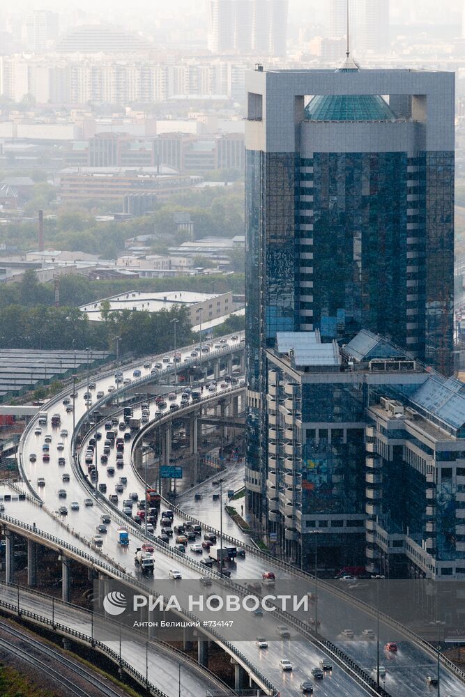 Вид на третье транспортное кольцо рядом ММДЦ "Москва-Сити"