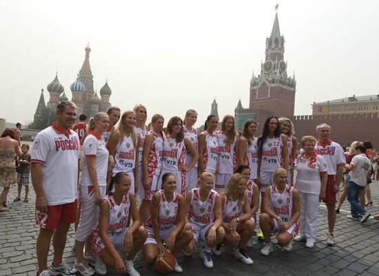 Презентация мужской и женской баскетбольных сборных России-2010