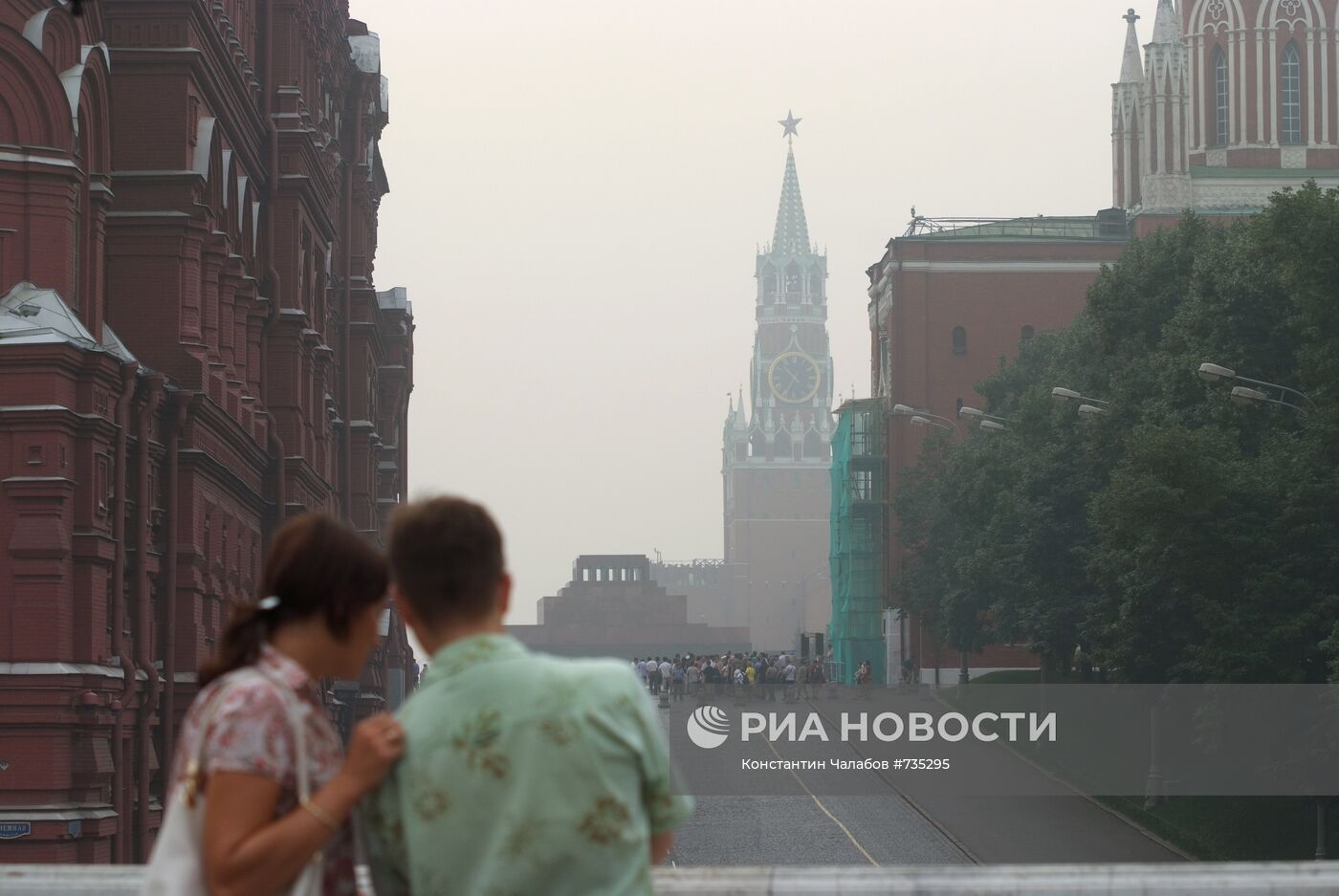 Дым от лесных пожаров в Москве