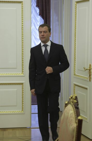 Дмитрий Медведев провел совещание