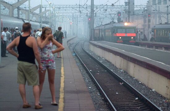 Дым от лесных пожаров в Москве