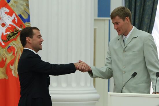 Д. Медведев встретился с членами сборной РФ по легкой атлетике