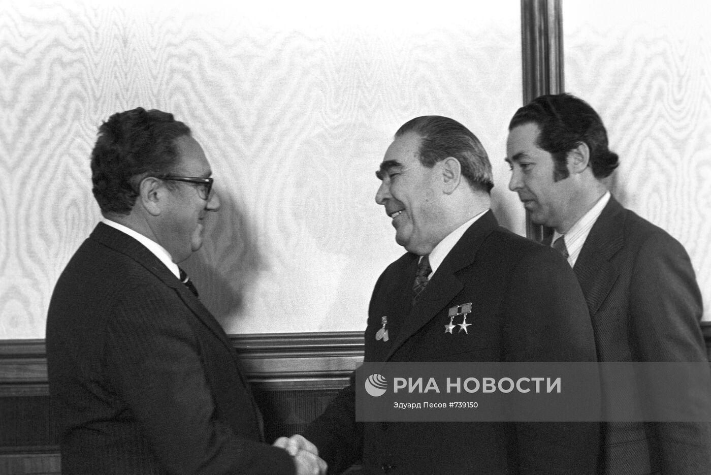 Леонид Брежнев и Генри Киссинджер