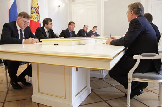 Д.Медведев провел в Сочи встречу с предпринимателями