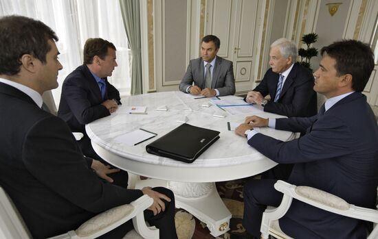 Д.Медведев встретился с руководство "Единой России"