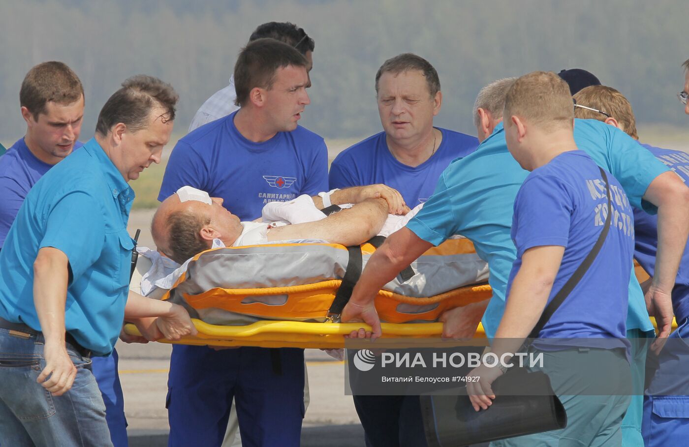 Борт МЧС доставил в Москву пострадавших при теракте в Пятигорске