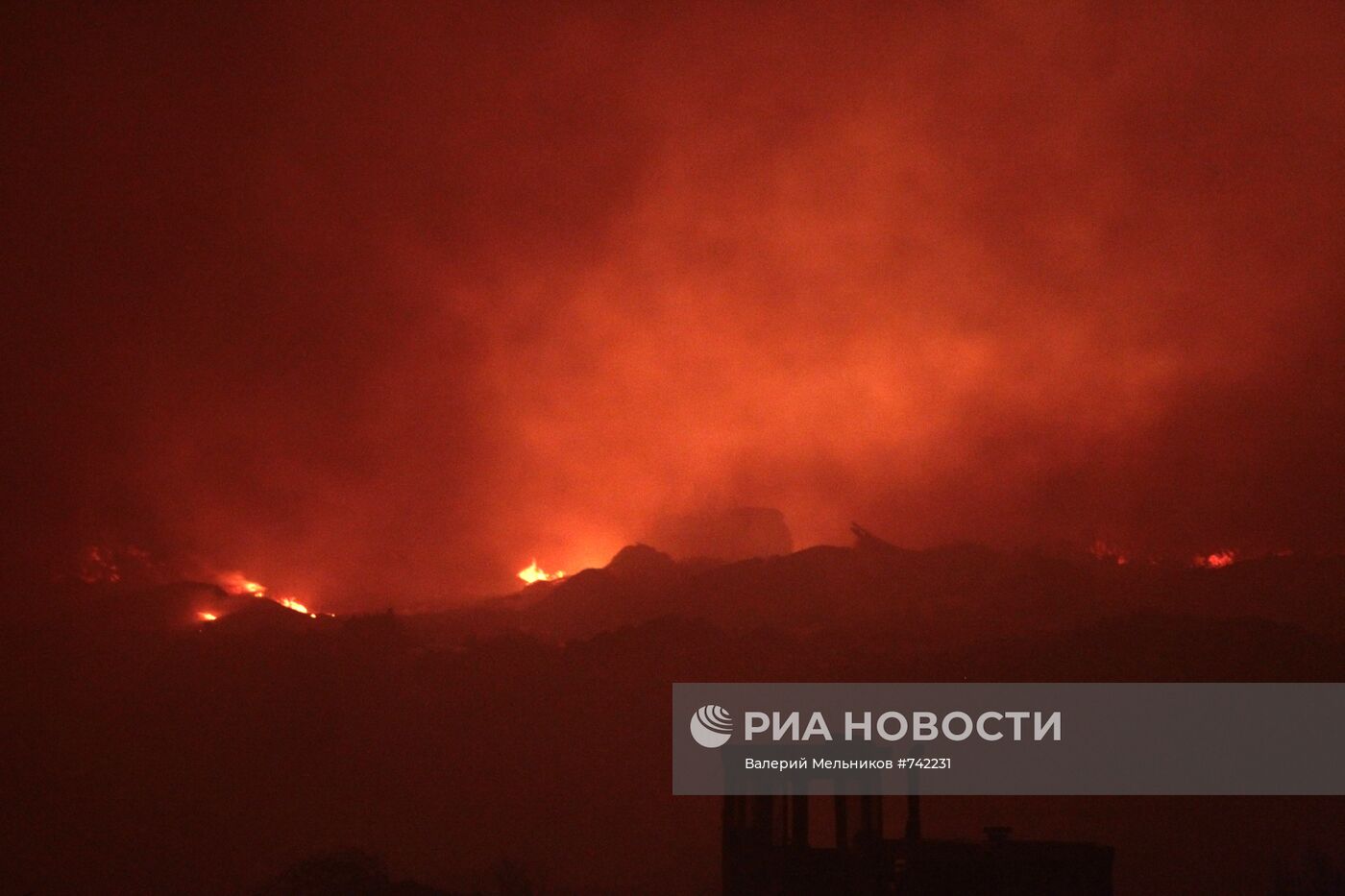 Пожар на свалке ТБО "Сабурово" в Московской области