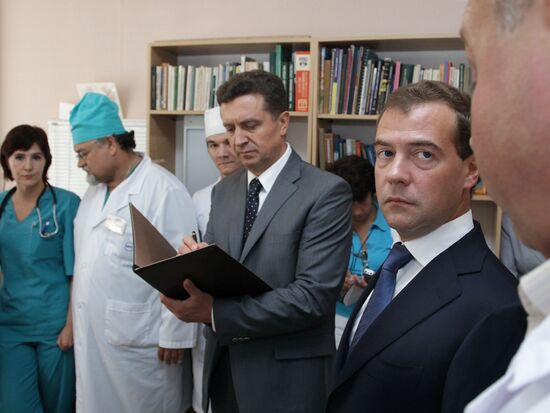 Д.Медведев посетил центральную городскую больницу Пятигорска