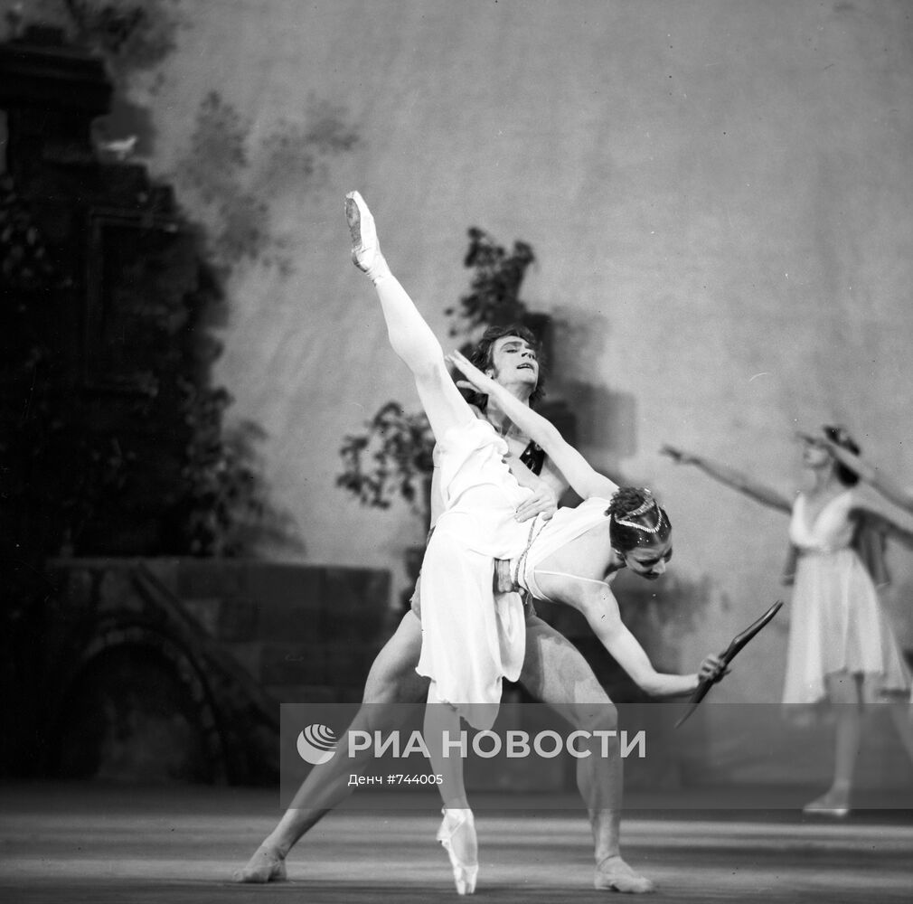 "Па-де Диан" из балета "Эсмеральда"