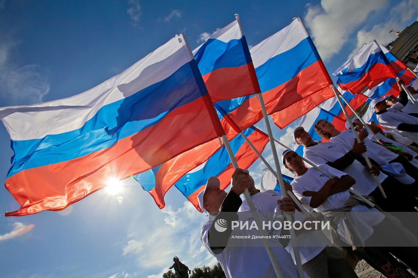 Празднование Дня Государственного флага РФ в Санкт-Петербурге