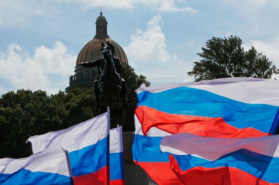Празднование Дня Государственного флага РФ в Санкт-Петербурге
