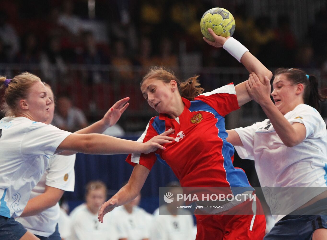 Российские гандболистки вышли в финал юношеских Олимпийских игр