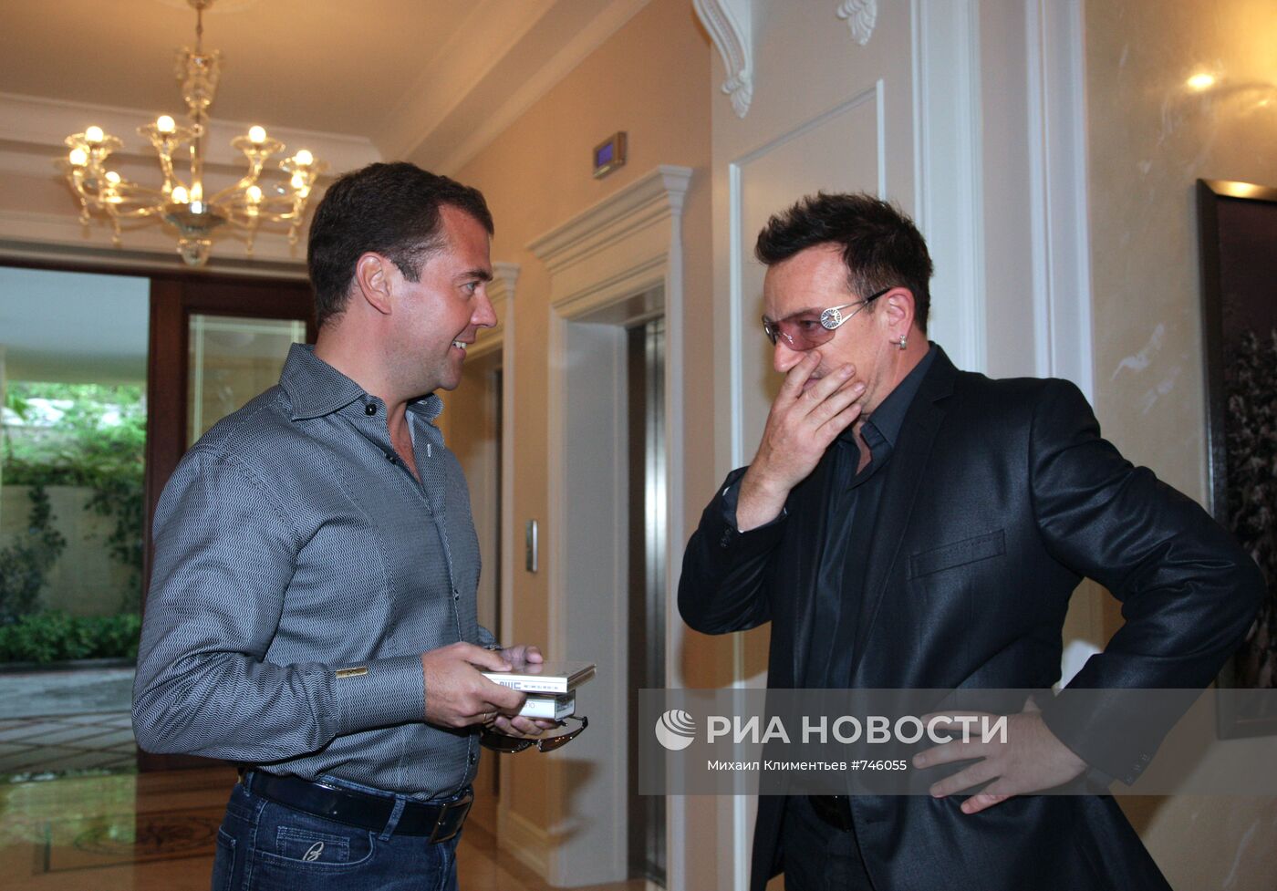 Д.Медведев встретился с Боно