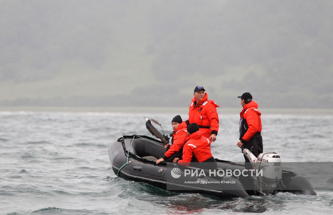 Владимир Путин посетил бухту Ольга
