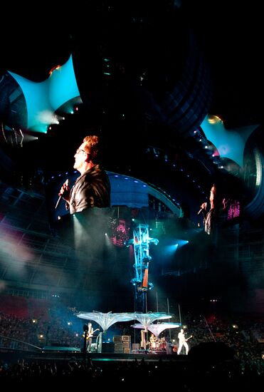 Концерт ирландской группы U2 в Москве
