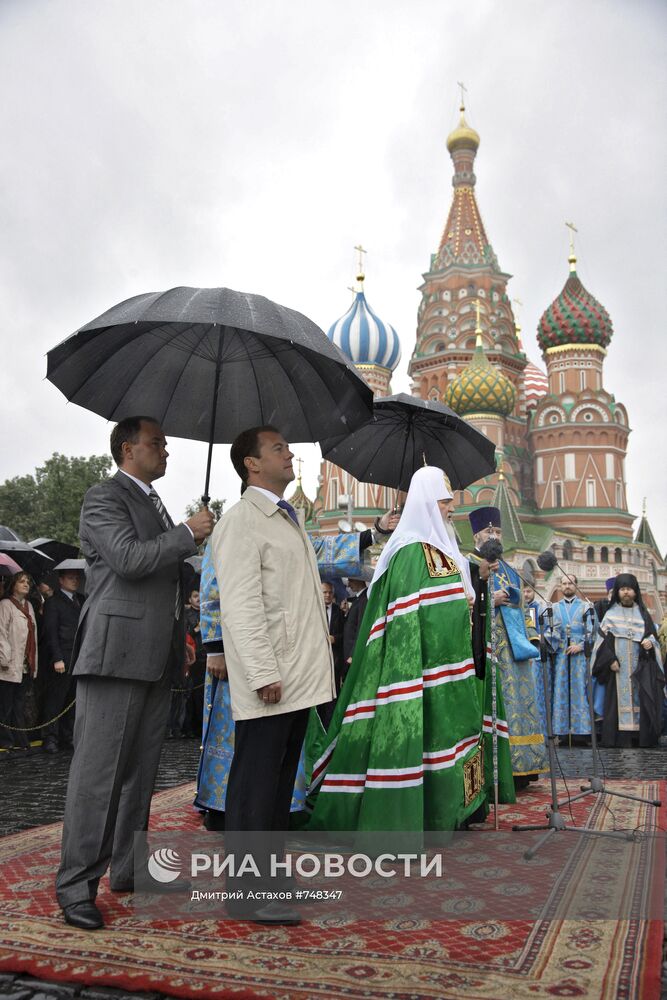 Д.Медведев на церемонии освящения надвратной иконы в Кремле