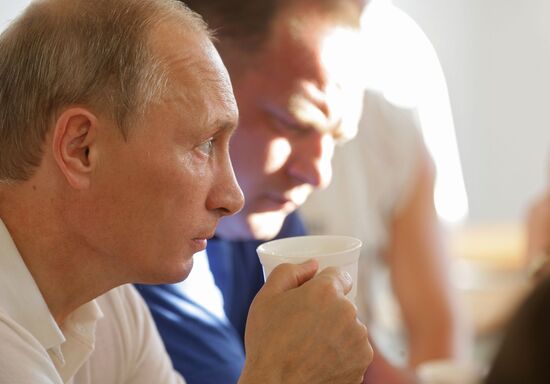 Владимир Путин пообщался с дальнобойщиками