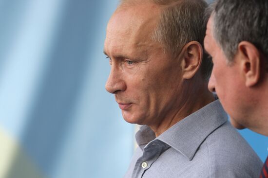 В. Путин открыл российский участок нефтепровода "Россия-Китай"
