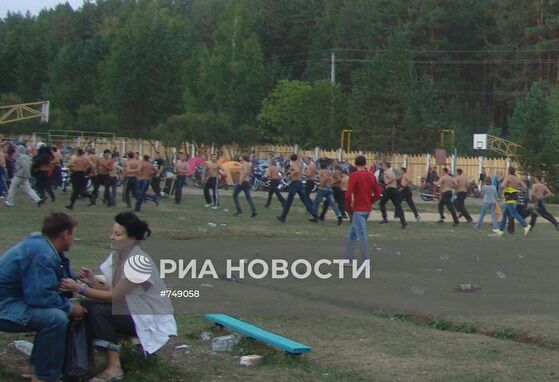 Драка на рок-фестивале "Торнадо - 2010"